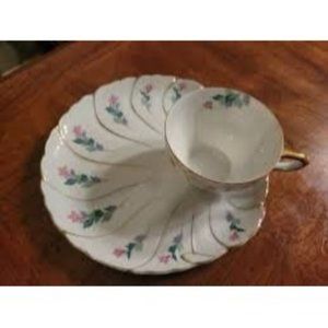 Vtg. Snack Plates And Cups Set of 2. Japan, Flowers. Gold Rim